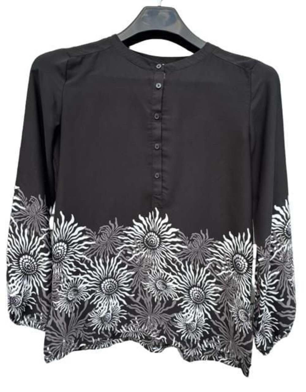 LOFT Black and White Sunflower Floral Button-Down Long Sleeve Blouse